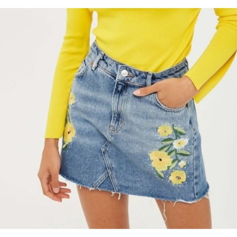 Topshop Moto yellow floral embroidered cutoff skirt sz 6 runs small